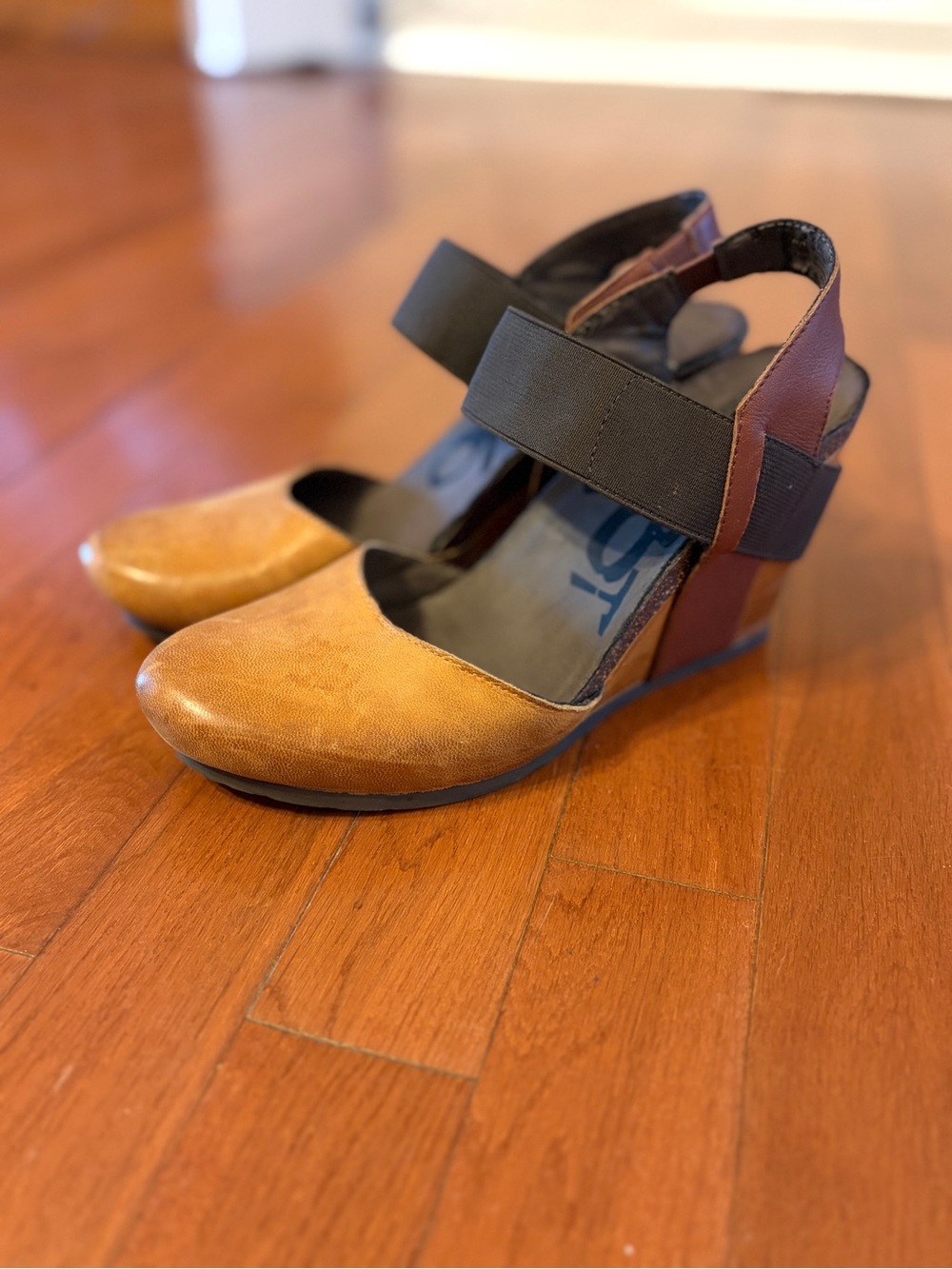 OTBT Two-Tone Tan, Brown & Black Wedge Mary Jane